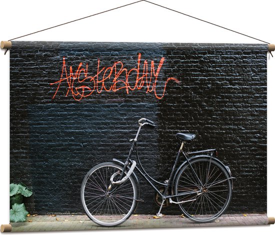 Textielposter - Fiets geparkeerd tegen Muur met Tekst ''Amsterdam'' - 90x60 cm Foto op Textiel