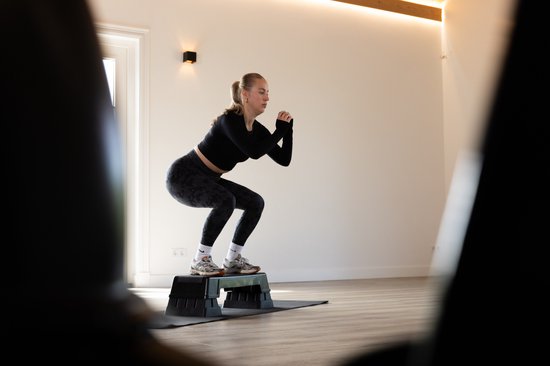 AJ-Sports Fitness step - Stepper PRO - Aerobic Step - Stepbank - Verstelbaar - Fitness step - Stepper Fitnessapparaat - Workout - Fitness