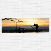 Muursticker - Silhouet van Aziatische Vissers op het Water - 120x40 cm Foto op Muursticker