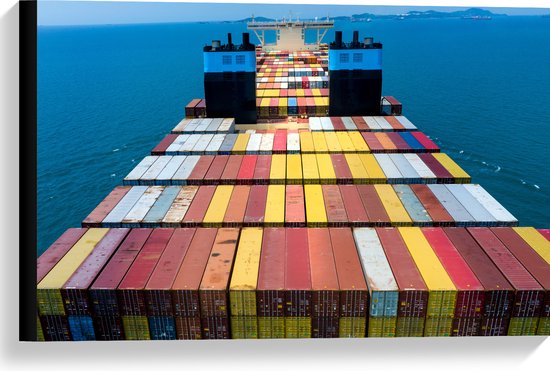 Canvas - Stapels Containers op Vrachtschip op het Water - 60x40 cm Foto op Canvas Schilderij (Wanddecoratie op Canvas)