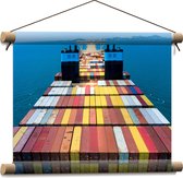 Textielposter - Stapels Containers op Vrachtschip op het Water - 40x30 cm Foto op Textiel