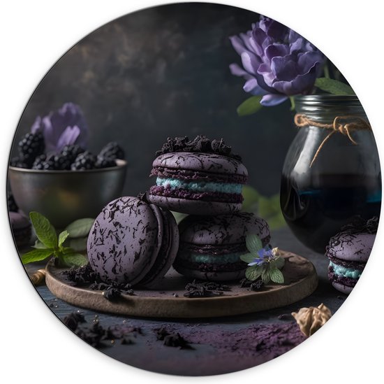 Dibond Muurcirkel - Tafereel van Paarse Macarons met Blauwe Vulling langs Vaas met Paarse Bloemen - 70x70 cm Foto op Aluminium Muurcirkel (met ophangsysteem)