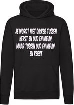 Je wordt niet dik tussen kerst en oud en nieuw - - Unisex - Trui - Sweater - feestdagen - december - kerst - kerstmis - oud jaar - nieuw jaar - Hoodie - Capuchon - Zwart