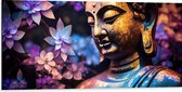 Dibond - Boeddha voor Struik vol Paarse Lelies - 100x50 cm Foto op Aluminium (Wanddecoratie van metaal)