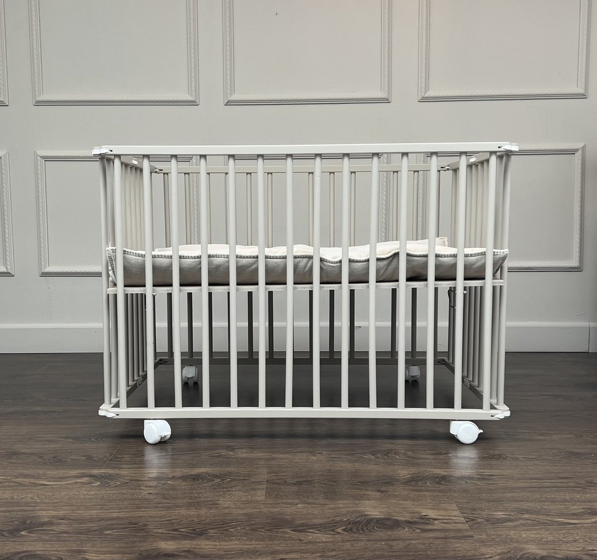 Bebies First LIAM Babybox Inklapbaar / Baby box – Kinderbox / Playpen Met Wieltjes - 99 x 75 x 74 cm - Clay – foto 5