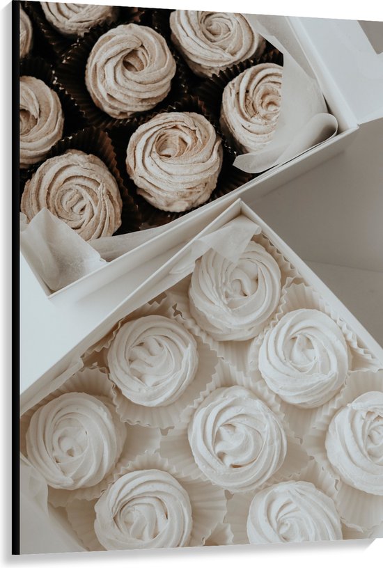 Canvas - Cupcakes in Doosjes met Witte Botercrème - 100x150 cm Foto op Canvas Schilderij (Wanddecoratie op Canvas)