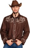 Bruin western overhemd met witte borduursels op de borst en mouwen. Gedragen door een man met cowboyhoed.