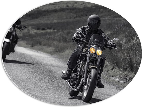 PVC Schuimplaat Ovaal - Twee Motorrijders tijdens Rondje Rijden - 68x51 cm Foto op Ovaal (Met Ophangsysteem)