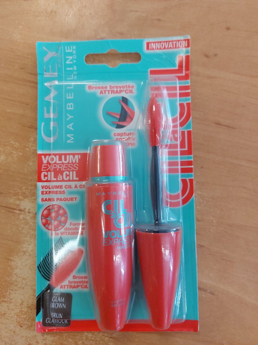 Maybelline mascara volume express bruin