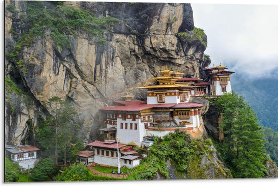 Dibond - Gekleurde Boeddhistische Tempel op Berg - 75x50 cm Foto op Aluminium (Wanddecoratie van metaal)