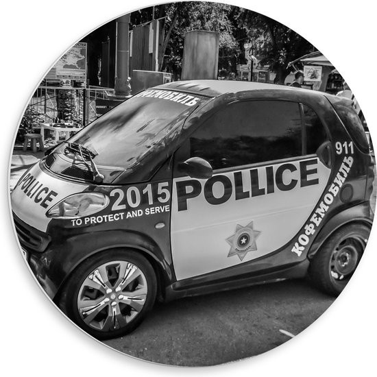 PVC Schuimplaat Muurcirkel - Kleine Politieauto Geparkeerd (Zwart-wit) - 50x50 cm Foto op Muurcirkel (met ophangsysteem)