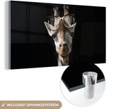MuchoWow® Glasschilderij 160x80 cm - Schilderij acrylglas - Giraffe - Bril - Zwart - Foto op glas - Schilderijen