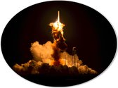 Dibond Ovaal - Opstijgende Raket met Rook en Vuur - 40x30 cm Foto op Ovaal (Met Ophangsysteem)