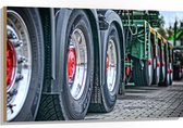 Hout - Mega Wielen van Grote Vrachtwagens - 105x70 cm - 9 mm dik - Foto op Hout (Met Ophangsysteem)