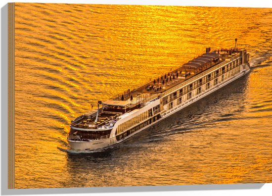 Hout - Toeristenboot op het Water tijdens de Zonsondergang - 75x50 cm - 9 mm dik - Foto op Hout (Met Ophangsysteem)