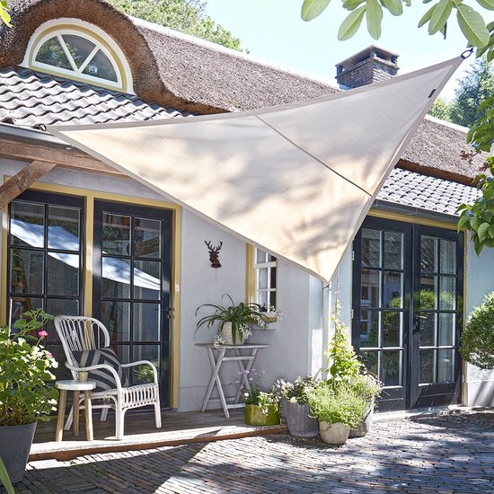 Livn Schaduwdoek Livigno Oxford Driehoek 3.6m Naturel - 95% UV-bescherming - Dikte doek: 270 gr/m2 - Inclusief bevestigingskoord en RVS bevestigingsringen van Livn — afbeelding 4