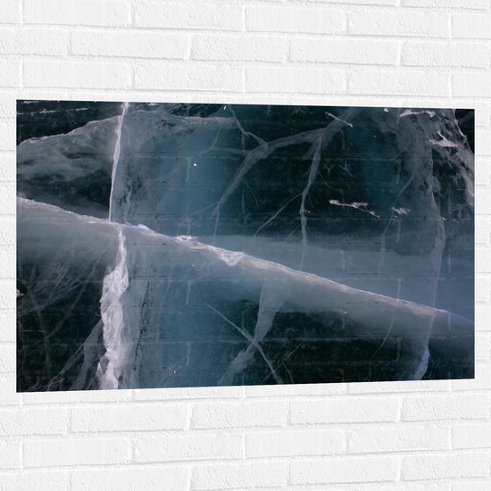 Muursticker - Wit met Blauwe Vlekken en Strepen tegen Zwarte Achtergrond - 105x70 cm Foto op Muursticker