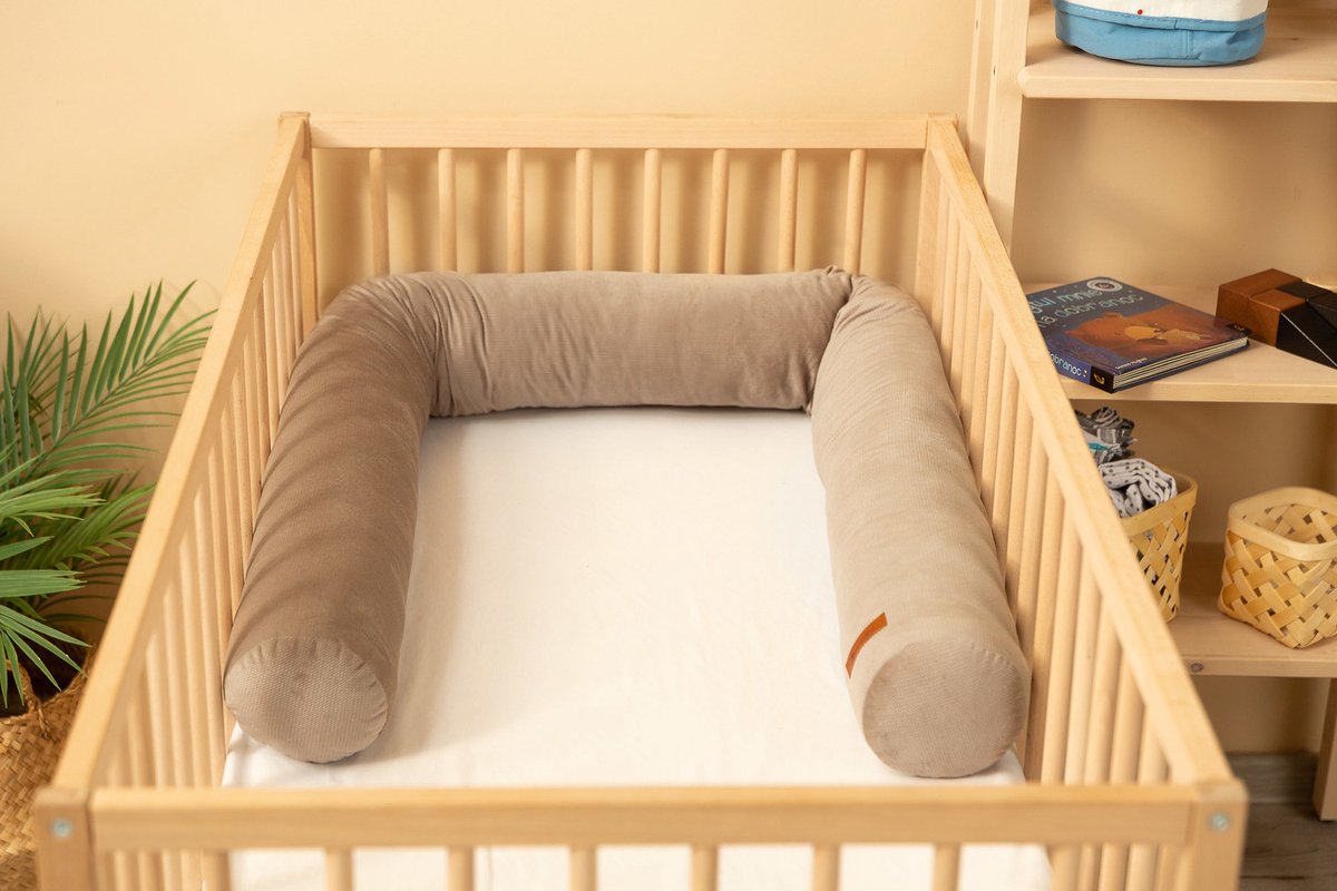 Sensillo Baby - Bed Bumper Roller Velvet - Beige - 200 cm - 15 cm diameter - Boxrand - Bedbumper - Stoorand - Boxomrander