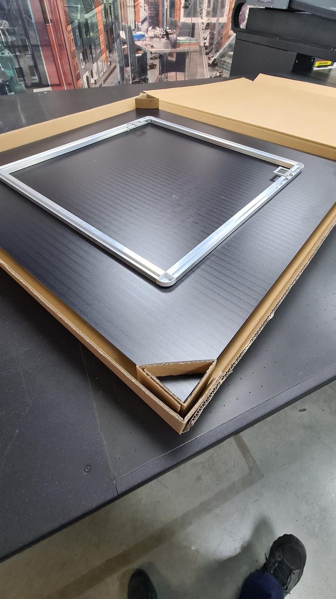 WyArt - Kunst aan de muur - landschap -scheepswrak op wad - 600x600 - glas - 4mm