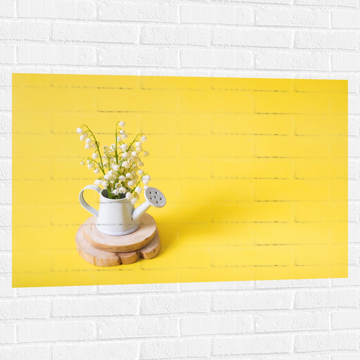 Muursticker - Boeket in Gieter met Gele Achtergrond - 105x70 cm Foto op Muursticker