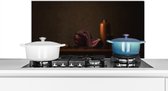 Spatscherm keuken 80x40 cm - Kookplaat achterwand Stilleven - Rode Kool - Tafel - Schilderij - Vaas - Donker - Kunst - Muurbeschermer - Spatwand fornuis - Hoogwaardig aluminium