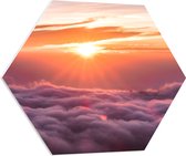 PVC Schuimplaat Hexagon - Zonsondergang - Wolken - Lucht - 70x60.9 cm Foto op Hexagon (Met Ophangsysteem)