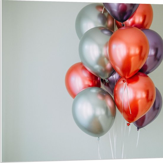 PVC Schuimplaat - Ballonnen - Metallic - Rood - Paars - Zilver - 80x80 cm Foto op PVC Schuimplaat (Met Ophangsysteem)