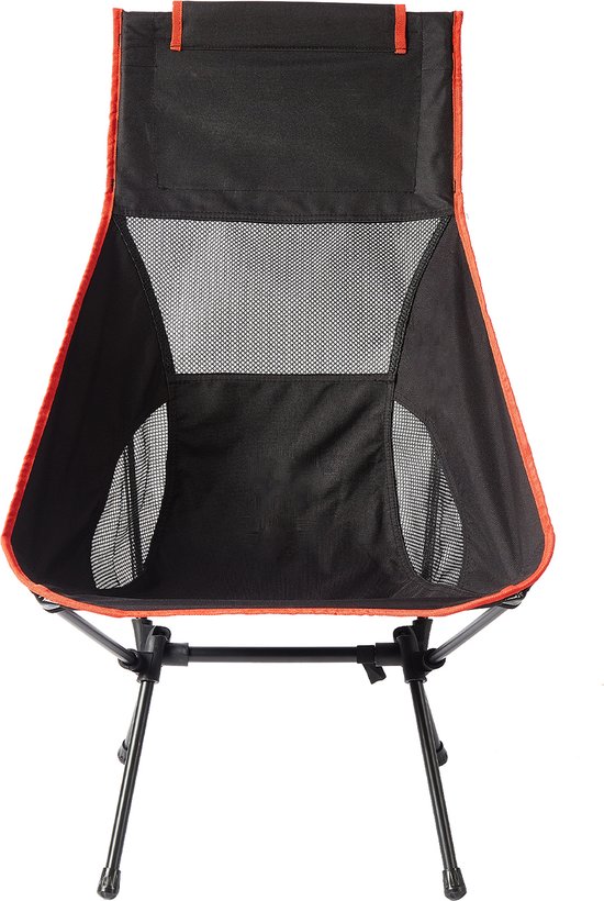 Vooraanzicht van een zwarte campingstoel met oranje accenten.