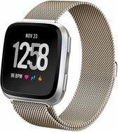Milanees Smartwatch bandje - Geschikt voor Fitbit Versa / Versa 2 Milanese band - champagne - Strap-it Horlogeband / Polsband / Armband - Maat: Maat S