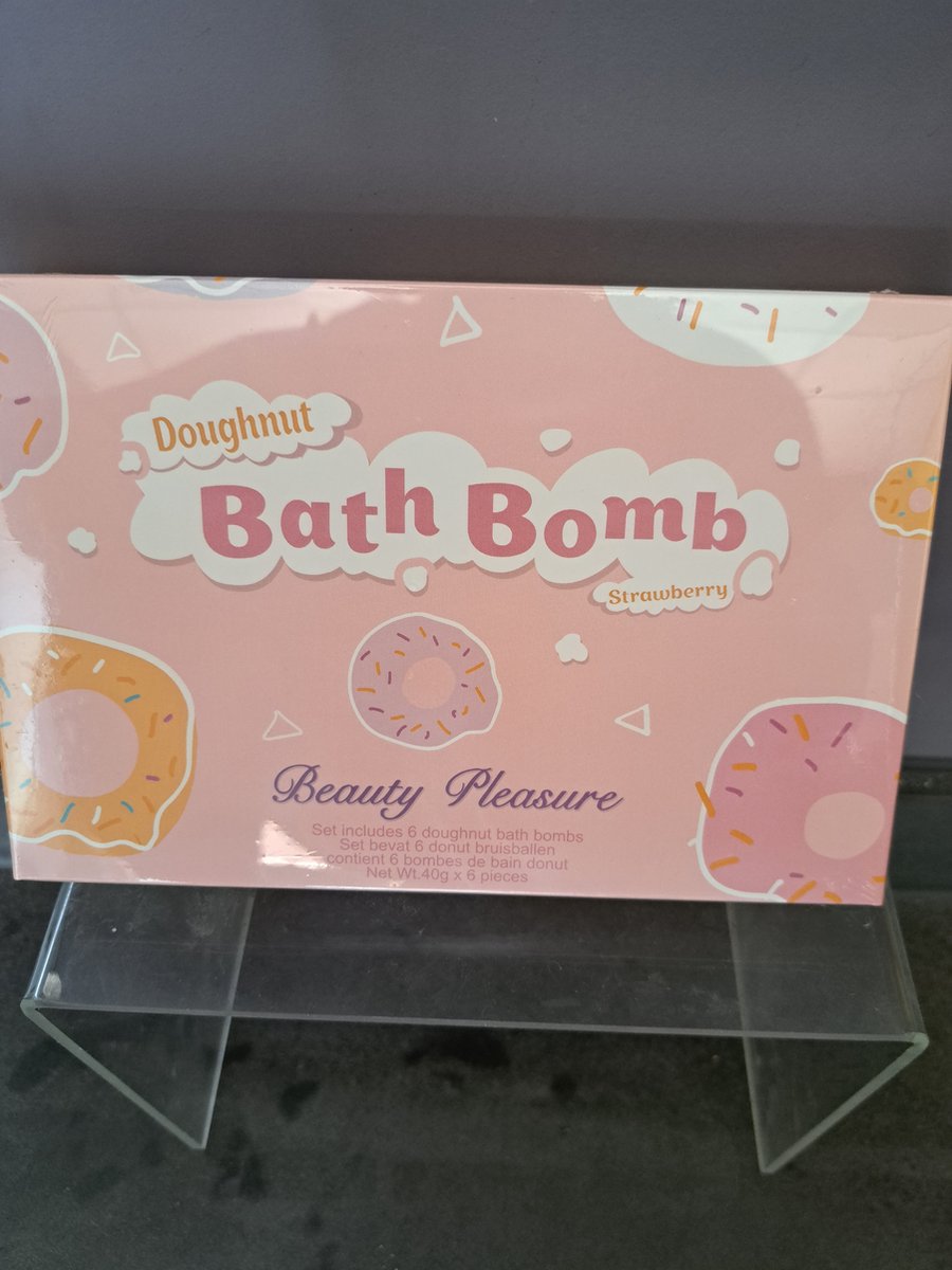 geschenk set bruisballen - donuts - aarbei- bathbombs -
