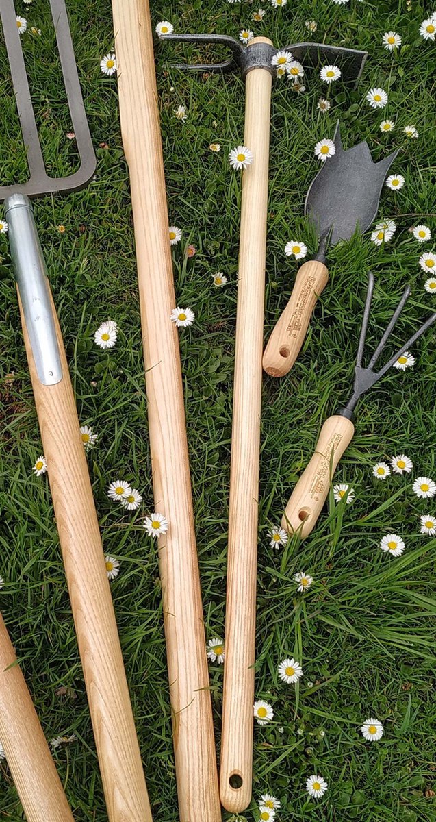 Dubbelzijdige tuinschoffel met essen steel "edge" 80cm van DeWit — afbeelding 5