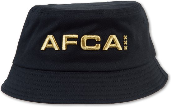 Zwarte bucket hat met gouden "AFCA" op de voorkant.