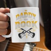 Vaderdag Cadeau Voor Man - Beker / Mok met tekst Papa Daddy You Rock - Geschenk Mannen, Papa's & Vaders - Kleur Wit