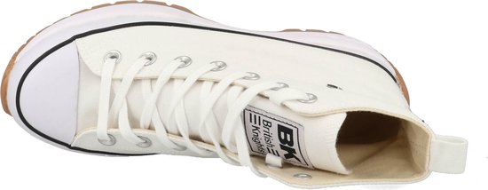 Witte hoge canvas sneaker met veters, dikke bruine profielzool en 'British Knights' logo op de tong.