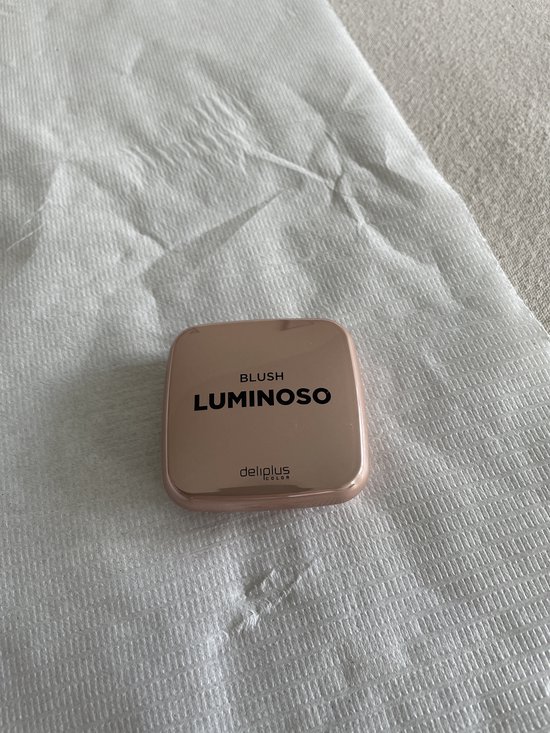 Foto: Deliplus blusher luminoso lichtrose blijft mooi zitten van het mooie spaanse merk deliplus