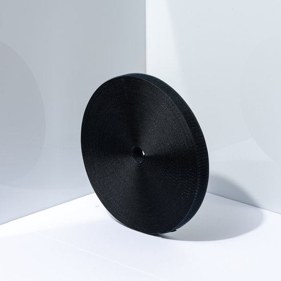 EPDM strook rol 10 cm breed en dik 1.14 mm. Makkelijk voor in de goot