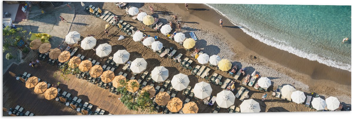 Vlag - Zee - Strand - Bedjes - Parasols - Water - Hout - Mensen - 120x40 cm Foto op Polyester Vlag
