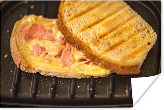 Tosti met ham en kaas op tosti-ijzer poster 180x120 cm - Foto print op Poster (wanddecoratie woonkamer / slaapkamer) XXL / Groot formaat!