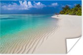 Uitzicht vanaf het tropische strand op het azuurblauwe water Poster 120x80 cm - Foto print op Poster (wanddecoratie woonkamer / slaapkamer) / Landschappen Poster / Zee en Strand
