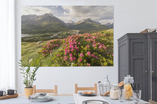 Prairie fleurie aux rhododendrons entre les montagnes 180x120 cm - Tirage photo sur toile (Décoration murale salon / chambre) XXL / Groot format!