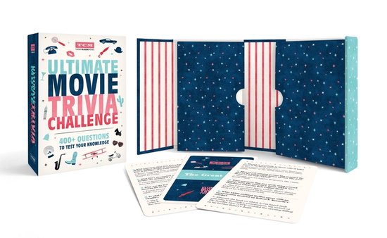 Speldoos 'Ultimate Movie Trivia Challenge' met T.C.M. logo en kaarten met filmvragen.