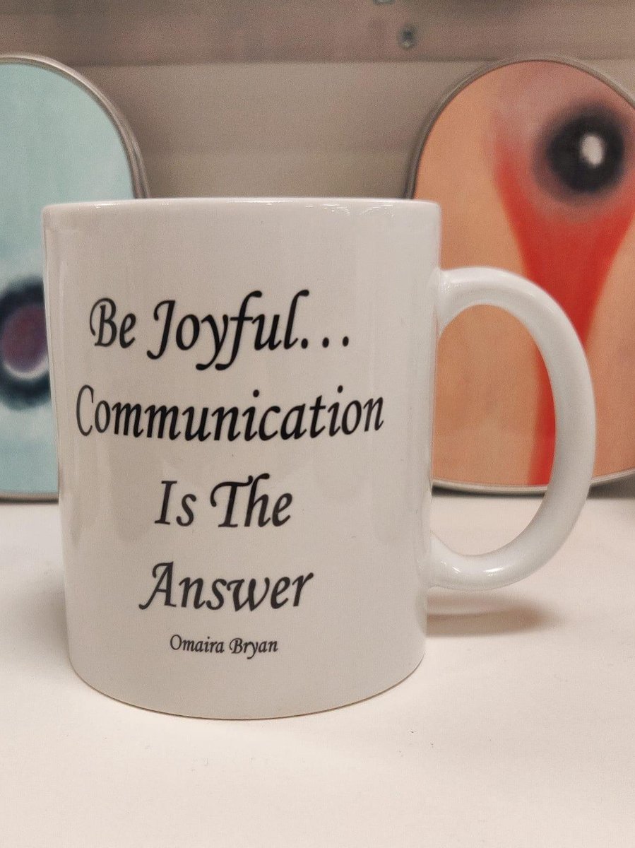 Omaira Bryan - Mok - Keramiek - Be Joyful Communication Is The Answer - Koffiemok - Theemok - Love - Communicatie - Liefde - Cadeau - Relatiegeschenk - Verjaardag - Relatie - 325ml