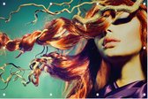 Vrouw met tak in haar - Foto op Tuinposter - 60 x 40 cm