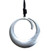 Lange ketting- zwart -metalen- cirkel-zilverkleur-Charme Bijoux