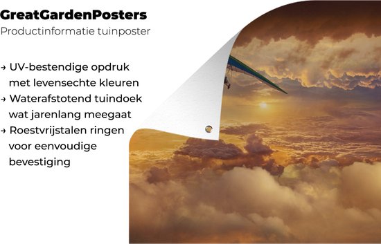 Affiche de jardin - Une femme en parapente parmi les nuages oranges - 40x30 cm