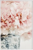 JUNIQE - Poster in kunststof lijst Peonies In A Vase -30x45 /Roze &