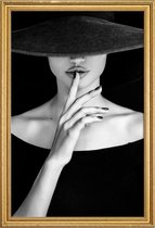JUNIQE - Poster met houten lijst Shh -13x18 /Wit & Zwart