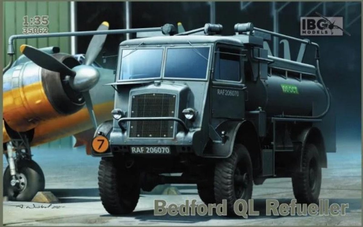 IBG Models Modelbouwpakket Auto - 35062 Bedford QL Refueller Plastic - 1:35 - Modelbouw