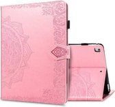 Voor iPad 10.2 / iPad 10.2 (2020) Halverwege Mandala Reliëfpatroon Horizontaal Flip PU-lederen hoes met kaartsleuven en houder (roze)