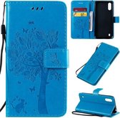 Voor Galaxy A01 Tree & Cat Pattern Pressed Printing Horizontale Flip PU lederen tas met houder & kaartsleuven & portemonnee & lanyard (blauw)